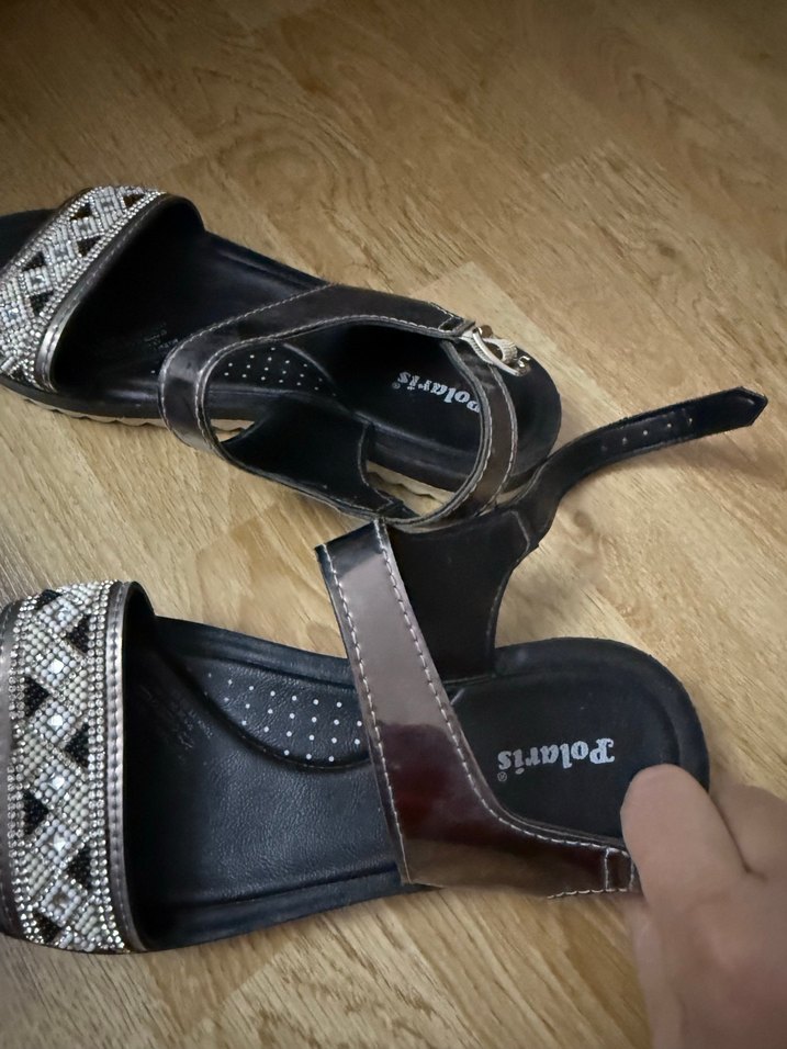 Kadın Bohem Tarzı Tokalı Dolgu Topuk Sandalet - Görsel 3