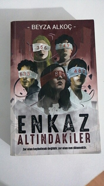 Enkaz Altındakiler/Beyza Alkoç