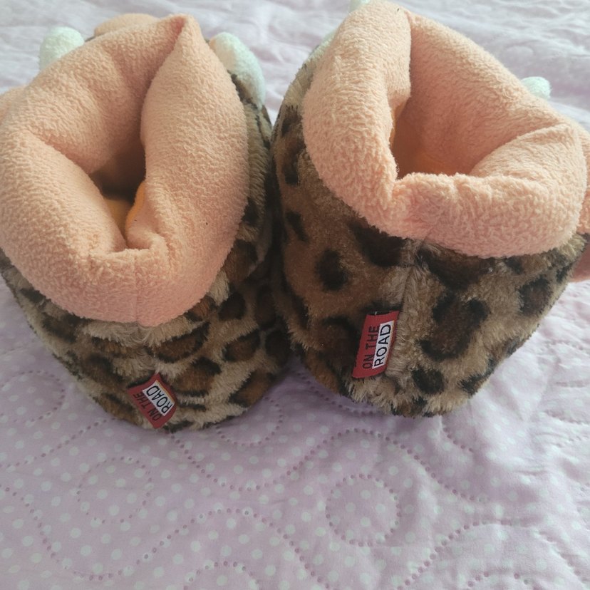 Leopar Desenli Sıcak Terlik - Görsel 4