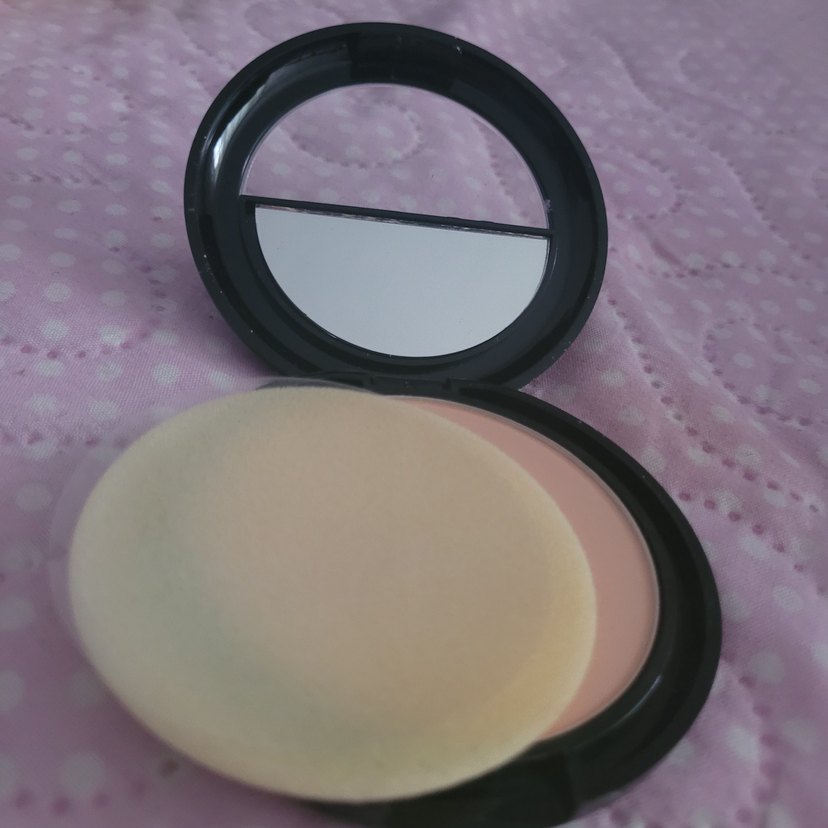 L.A. COLORS Açık Bej Pudra - Görsel 2