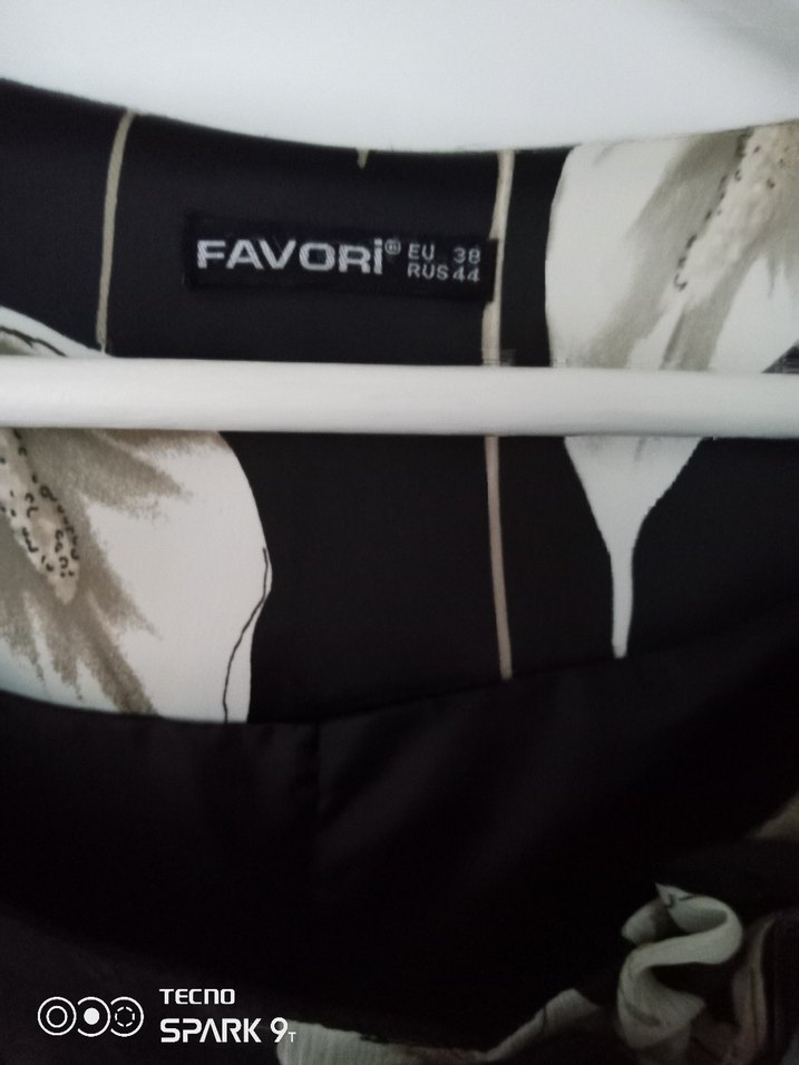 Yuvarlak Yaka Siyah Gri Yaprak Desenli Mini Elbise - Görsel 2