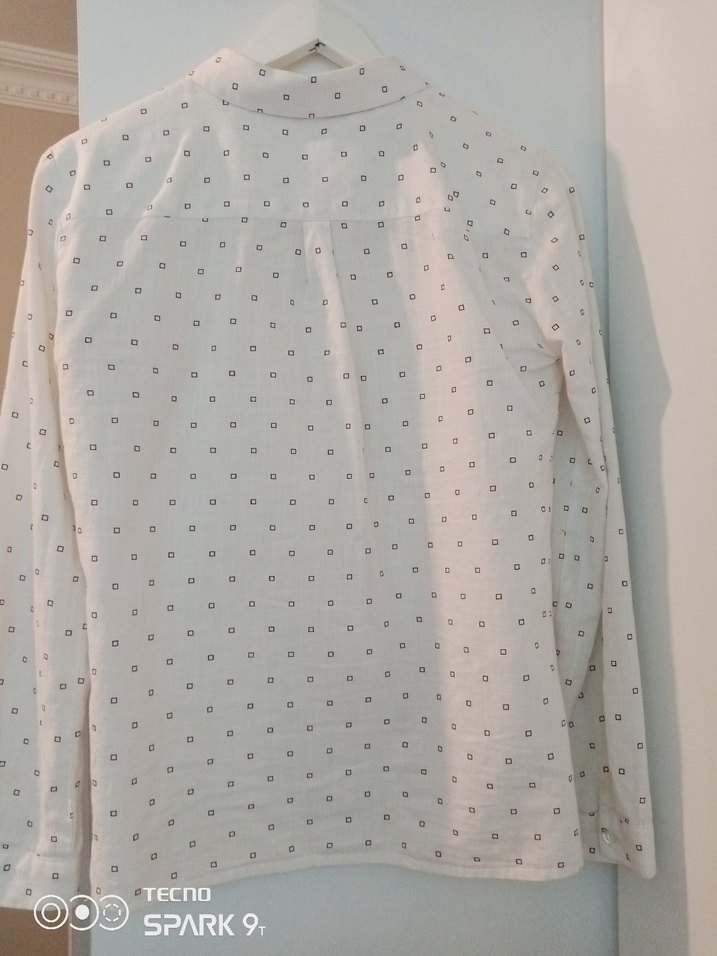 Düğmeli Beyaz Uzun Kollu Pamuklu Gömlek - Görsel 2