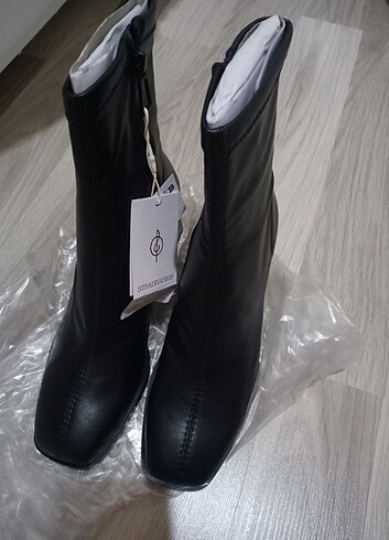 37 Beden Stradivarius bot