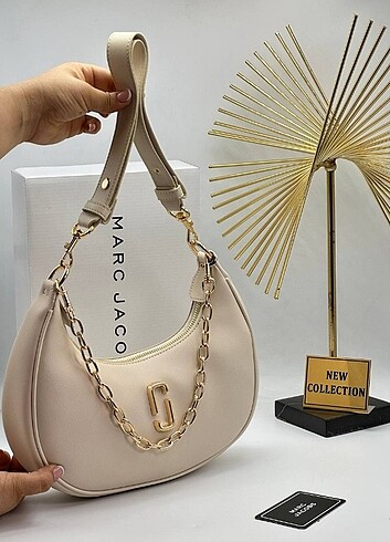 Beden siyah Renk MARC JACOBS CURVE KADIN OMUZ ÇANTASI 28 x 15CM