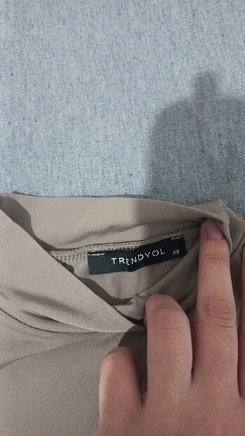 Trendyol & Milla Halter yaka sıfır kol crop