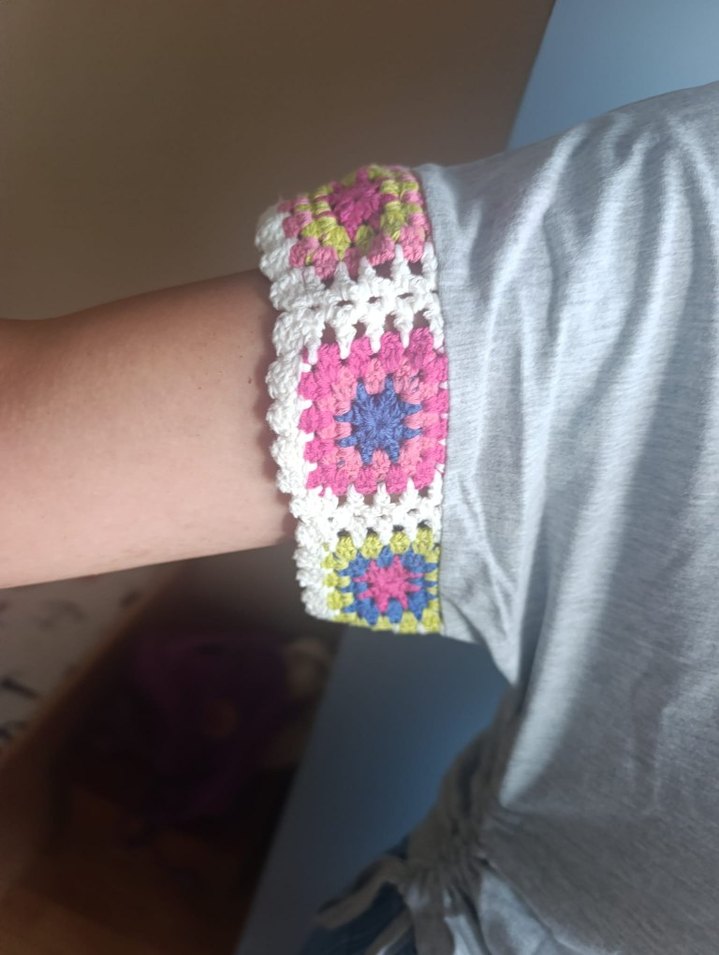 Örgü Motifli Tişört - Görsel 3