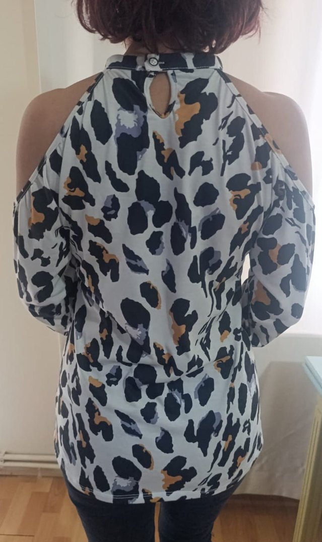 Gri Leopar Desenli Kadın Bluz - Görsel 2