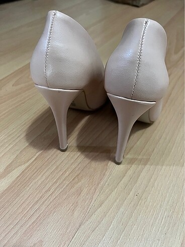 39 Beden Stiletto
