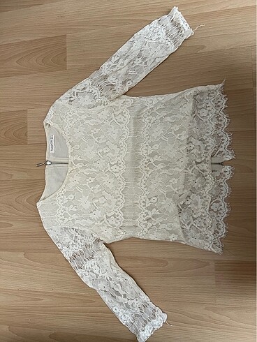 Dantel Crop
