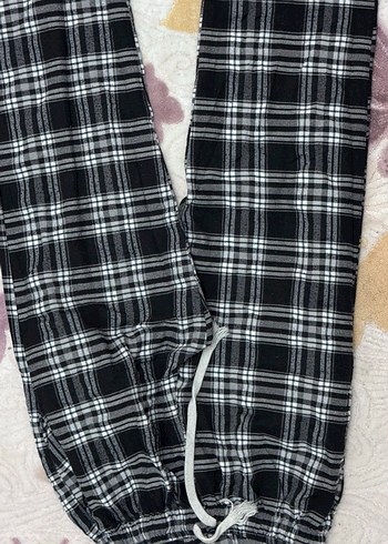 Kadın Siyah Beyaz Ekose Pamuk Pantolon - Görsel 2