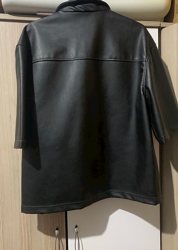 Siyah Deri Kısa Kollu Oversize Ceket - Görsel 3