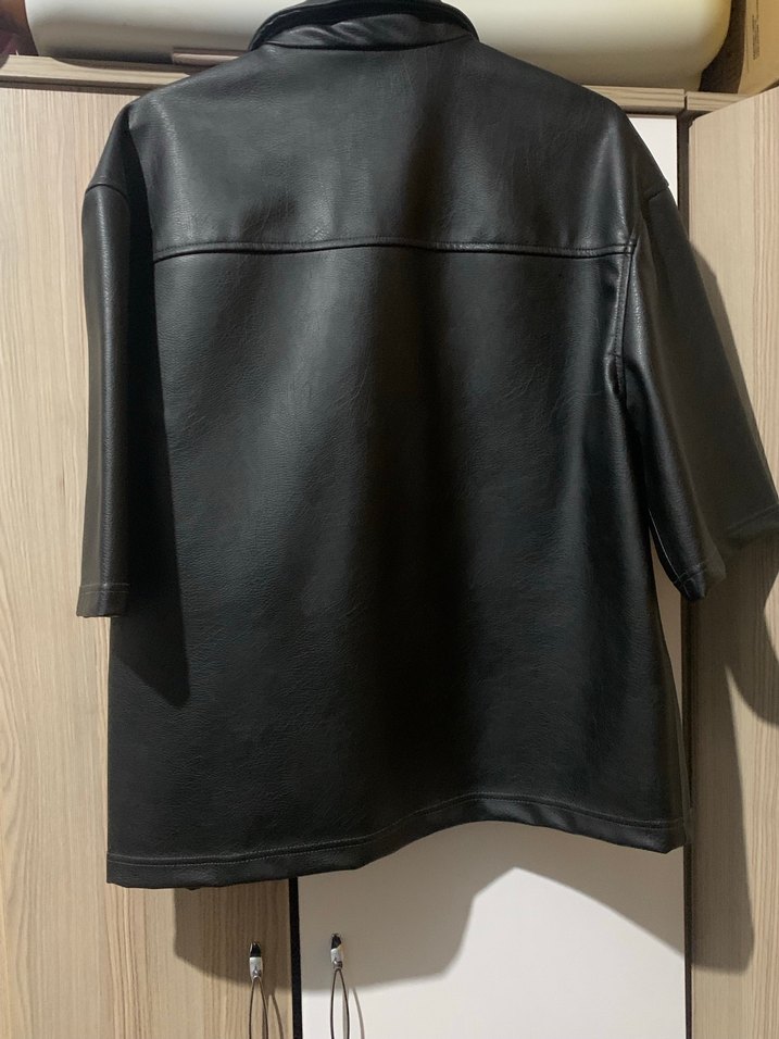 Siyah Deri Kısa Kollu Oversize Ceket - Görsel 3