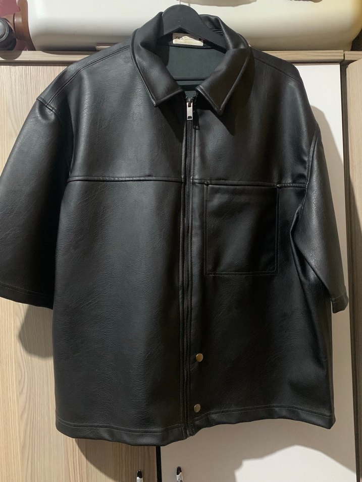 Siyah Deri Kısa Kollu Oversize Ceket - Görsel 2
