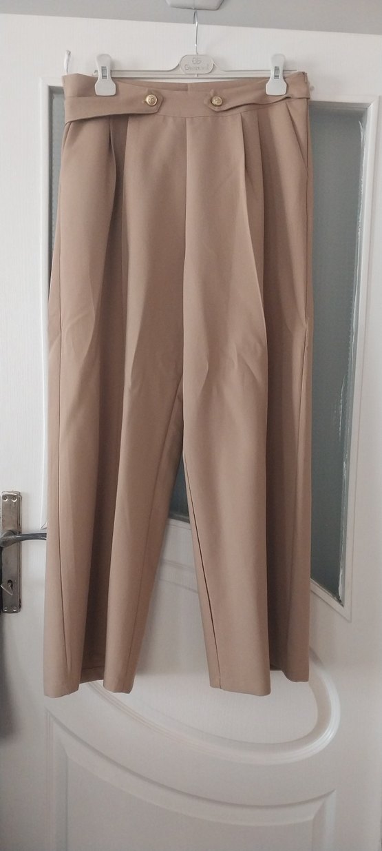 Düğmeli Bej kadın bol paça pantulon - Görsel 2