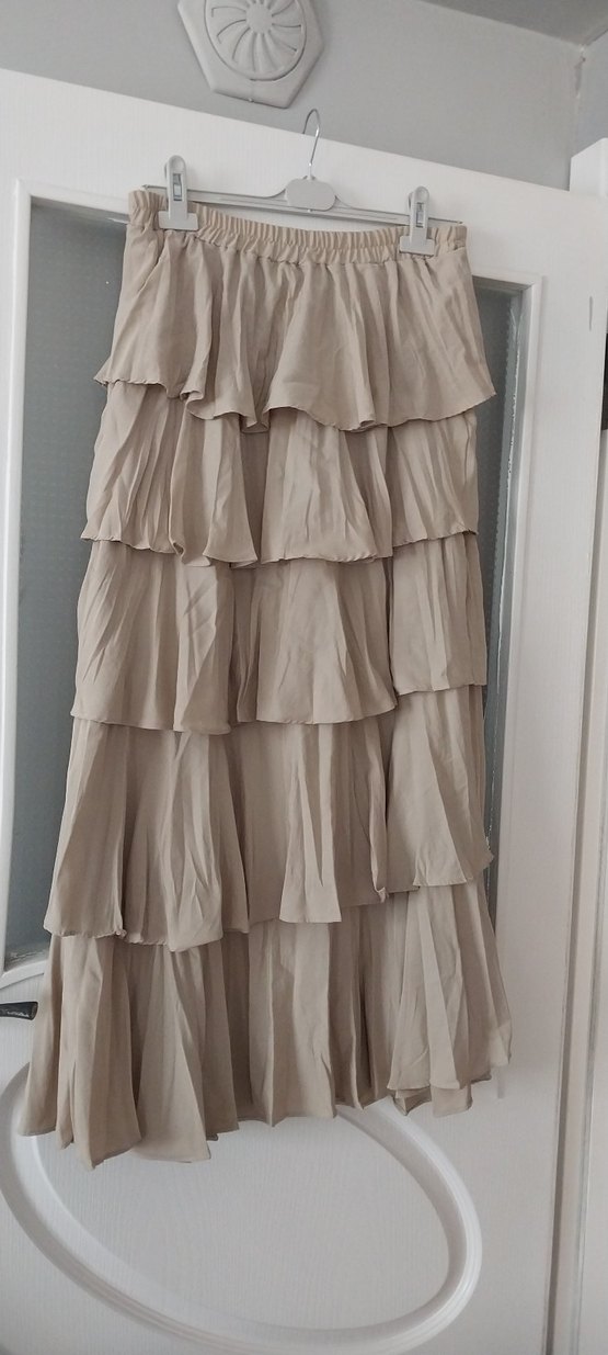 Bej Uzun Keten Etek Kat Kat Volanlı - Görsel 2