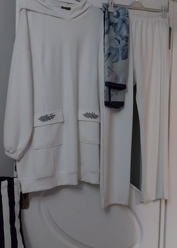 Beyaz Sokak Stili Rahat Takım - Görsel 5