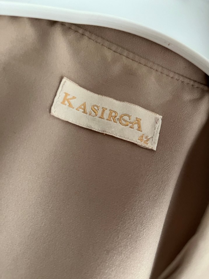 Nakış Detaylı Bej Uzun Kadın Trençkot - Görsel 5