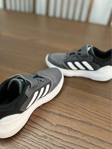 Adidas Çocuk Spor Ayakkabı