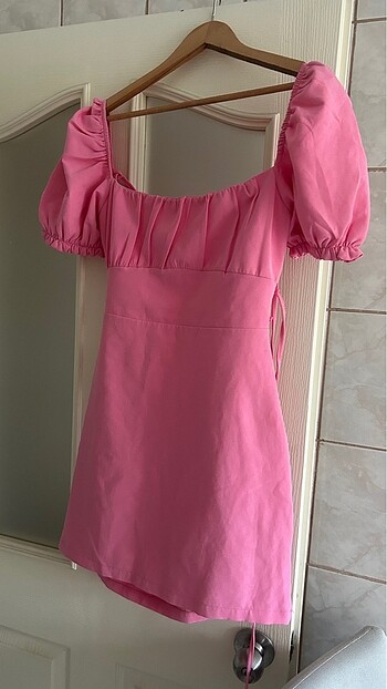 Pembe yazlık elbise