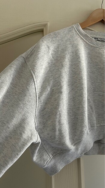 Zara gri crop sweat - Görsel 3
