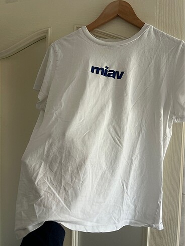 Mavi Jeans Mavi marka beyaz miav yazı t-shirt