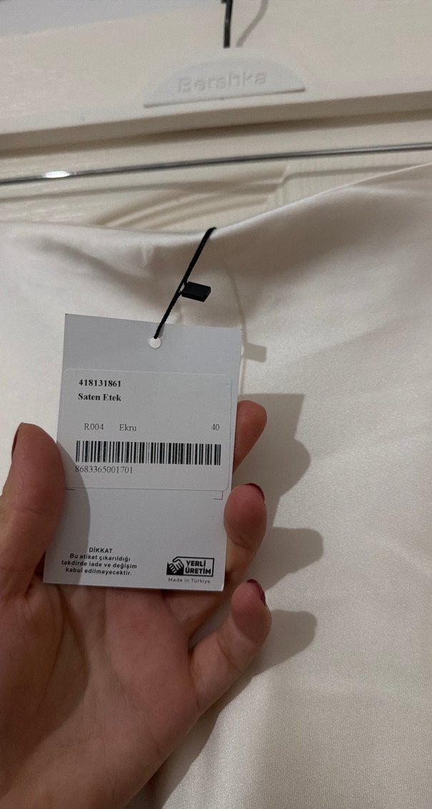 Beyaz Uzun Dökümlü Kadın Etek - Görsel 3