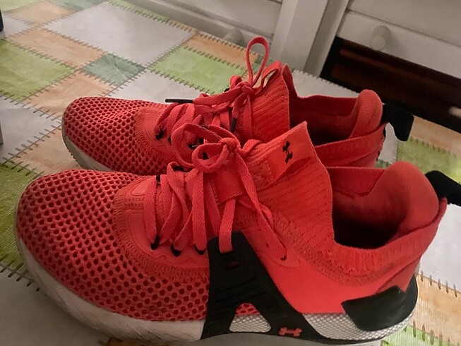 Under Armour spor ayakkabı