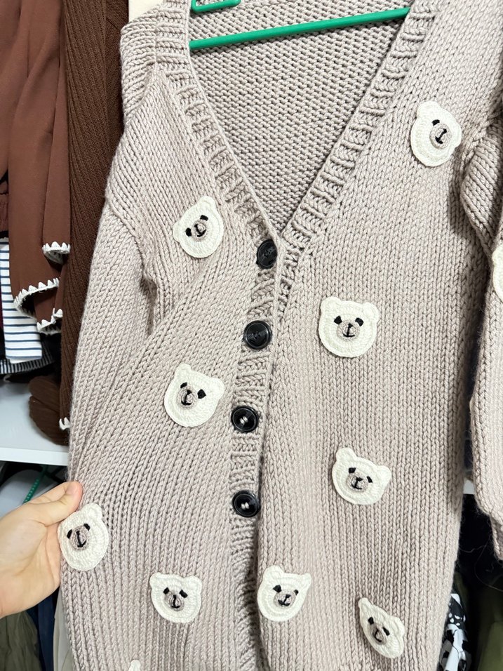 El yapımı nakışlıUzun Kollu V Yaka Bej Triko Hırka - Görsel 5