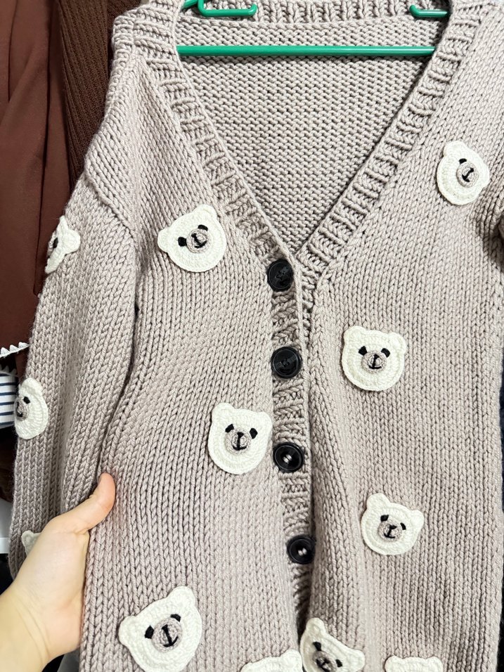 El yapımı nakışlıUzun Kollu V Yaka Bej Triko Hırka - Görsel 2