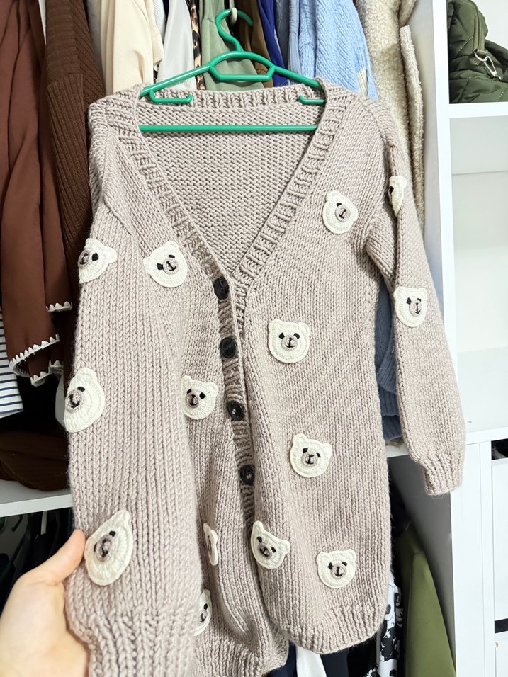 El yapımı nakışlıUzun Kollu V Yaka Bej Triko Hırka - Görsel 3