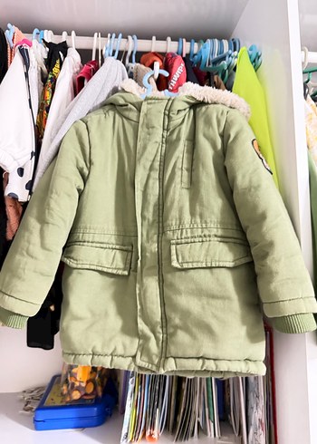 Erkek Çocuk Yeşil Sıcak Kürklü Ceket - Görsel 5