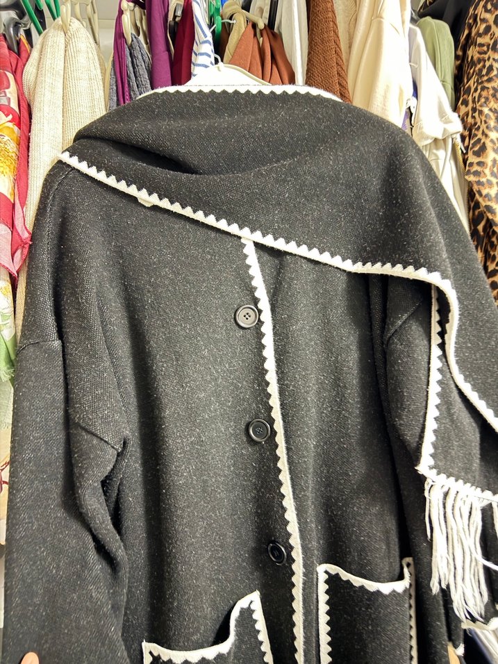 Nakışlı Siyah Uzun Kadın Yün Kaban atkılı - Görsel 3