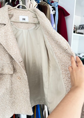 Bej Yünlü Kadın Kaban Kürk Detaylı - Görsel 4