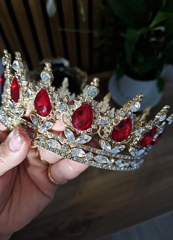 Kırmızı Kristal Taç - Görsel 2