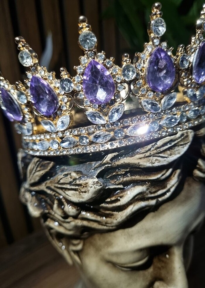 Lila Taç - Görsel 3