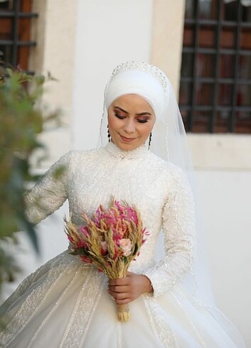 Sahra tesettür taşlı prenses model gelinik 