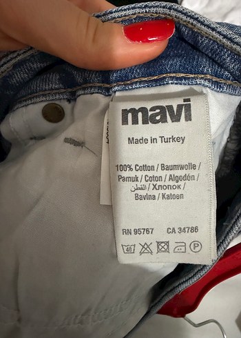 Kadın Mavi Yırtık Denim Mini Şort - Görsel 3