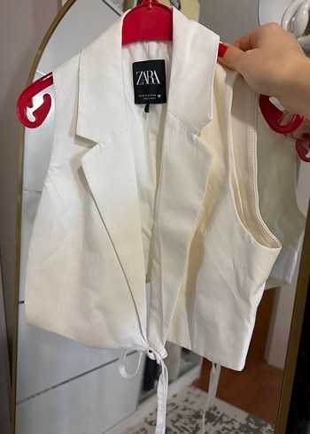 Zara Beyaz Keten Mini Düğmeli Yelek - Görsel 2