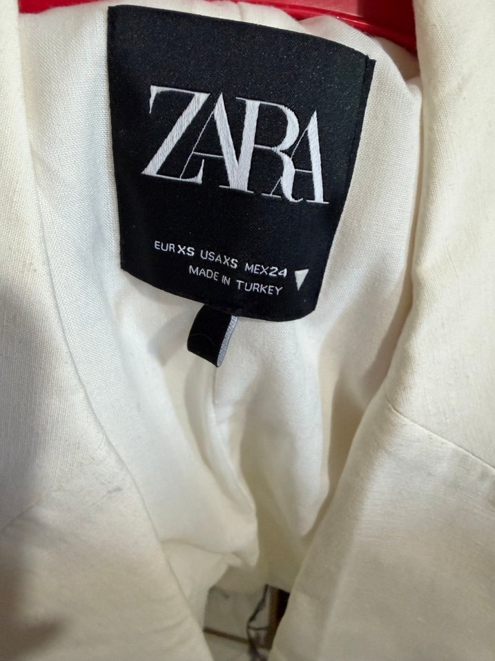 Zara Beyaz Keten Mini Düğmeli Yelek - Görsel 4