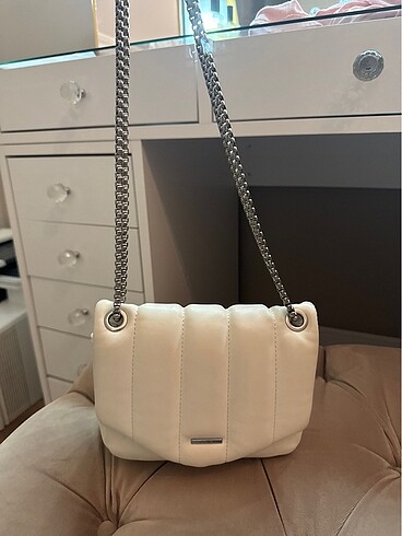 Beyaz bershka çanta