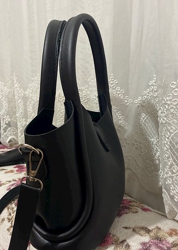 Diğer Siyah Deri Tokalı Kadın Çantası