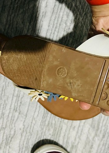 Parmak arası çiçekli terlik - Görsel 3