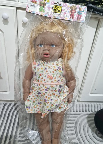 Bej Tenli Çiçek Desenli Elbiseli Bebek - Görsel 2