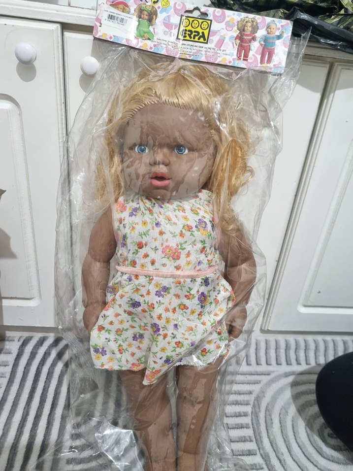 Bej Tenli Çiçek Desenli Elbiseli Bebek - Görsel 2