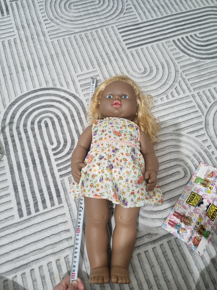 Bej Tenli Çiçek Desenli Elbiseli Bebek - Görsel 4