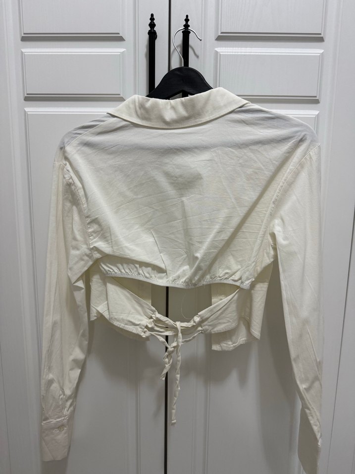 Düğmeli Beyaz Keten Uzun Kollu Gömlek - Görsel 3