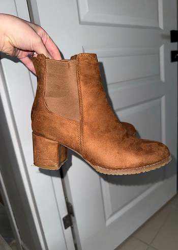 Kahverengi Süet Topuklu Kadın Bot - Görsel 2