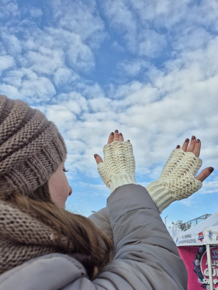 Kadın Beyaz Örgü Eldiven - Görsel 2