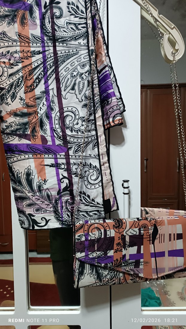 Zincir Detaylı Çok Renkli Kadın Clutch Çanta - Görsel 3