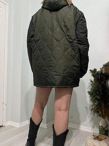 Zara Bayan kapitone mont yarım